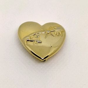 Universal Variety Club 2004 E.T Heart Pin